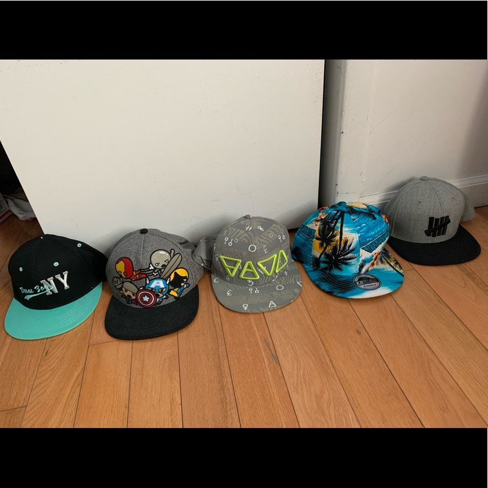 snapbacks/hats